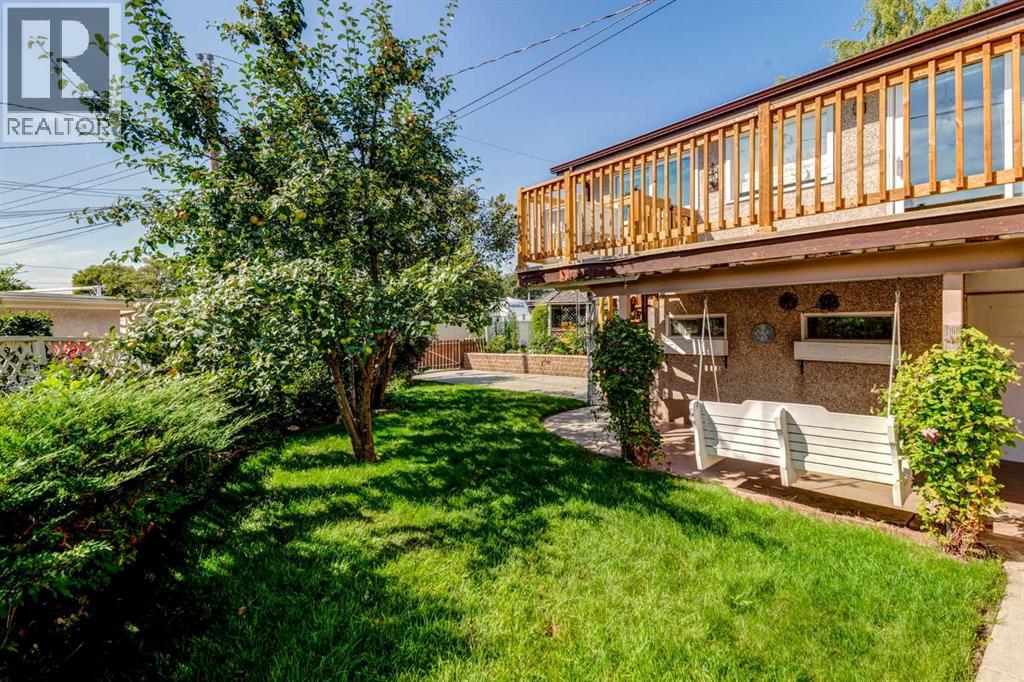 Single Family House Bi-level for Sale in  Middleton Drive NE Mayland Heights Calgary 