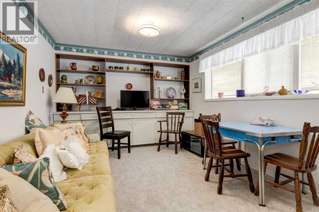 Single Family House Bi-level for Sale in  Middleton Drive NE Mayland Heights Calgary 