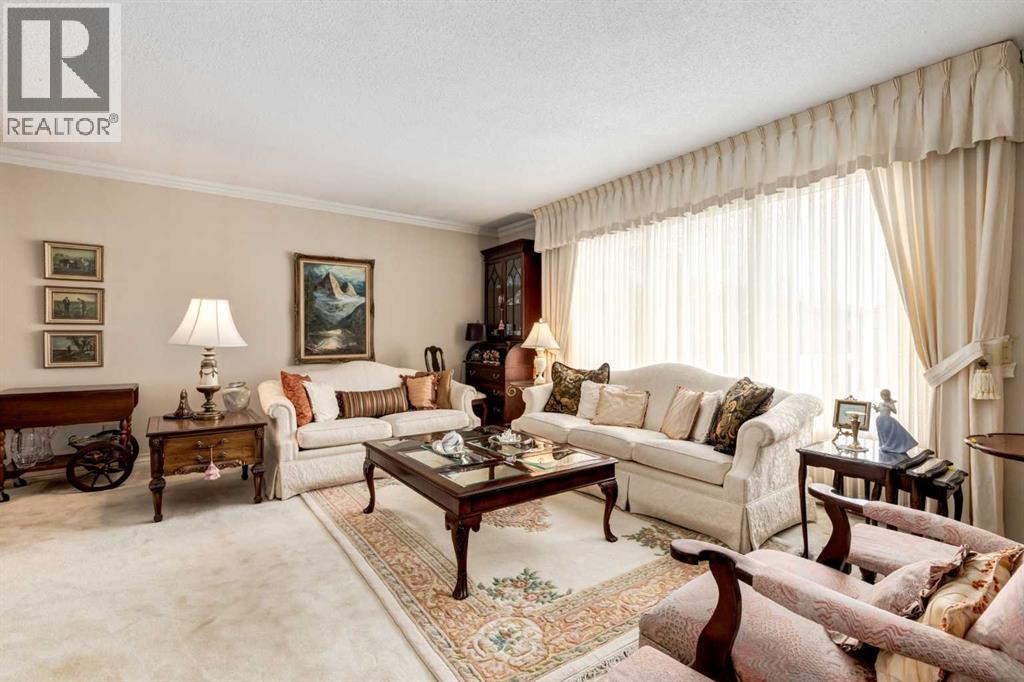 Single Family House Bi-level for Sale in  Middleton Drive NE Mayland Heights Calgary 