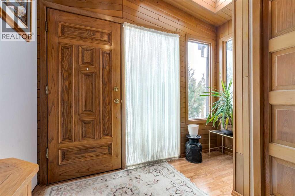Single Family House Bi-level for Sale in  Middleton Drive NE Mayland Heights Calgary 
