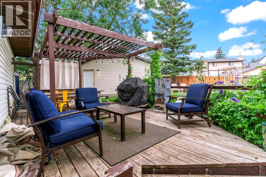 Single Family House Bungalow for Sale in  Ranchview Road NW Ranchlands Calgary 