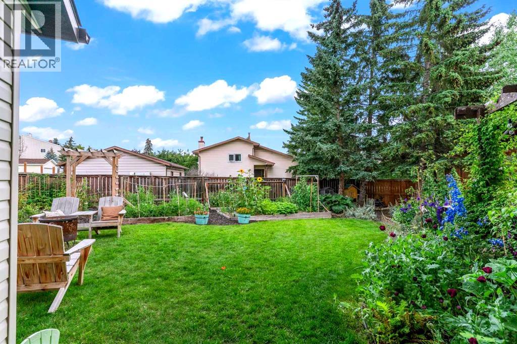 Single Family House Bungalow for Sale in  Ranchview Road NW Ranchlands Calgary 