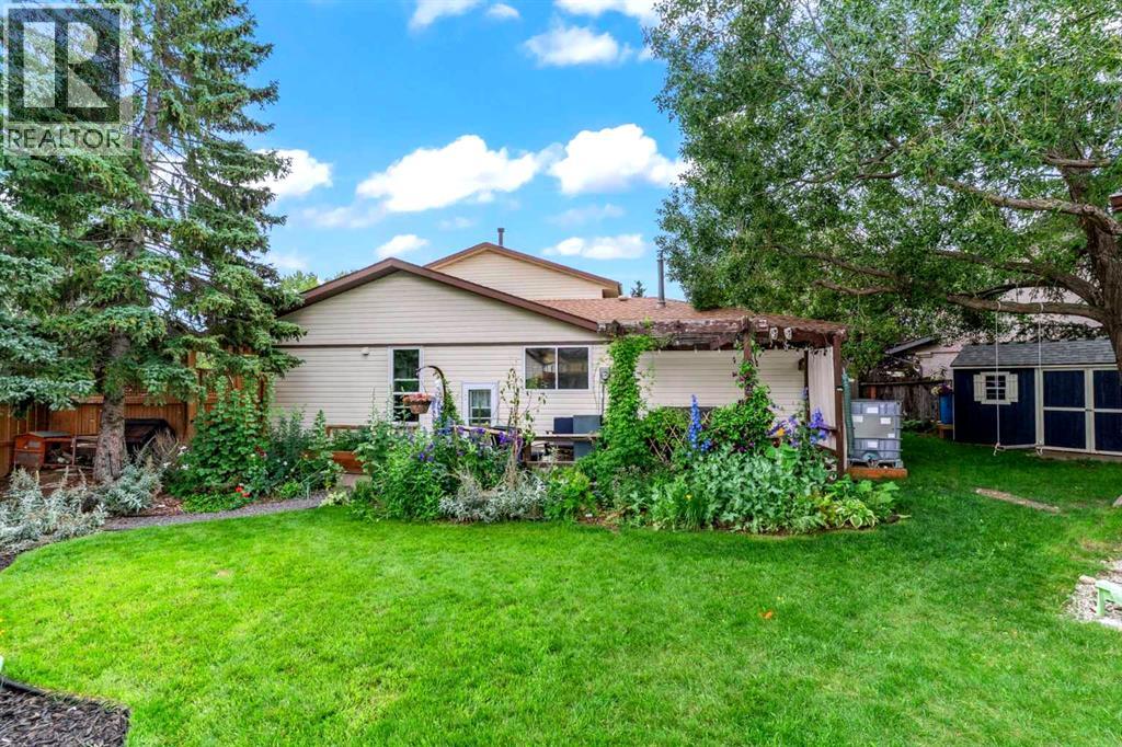 Single Family House Bungalow for Sale in  Ranchview Road NW Ranchlands Calgary 