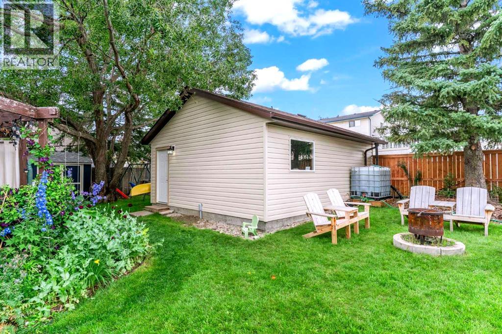 Single Family House Bungalow for Sale in  Ranchview Road NW Ranchlands Calgary 