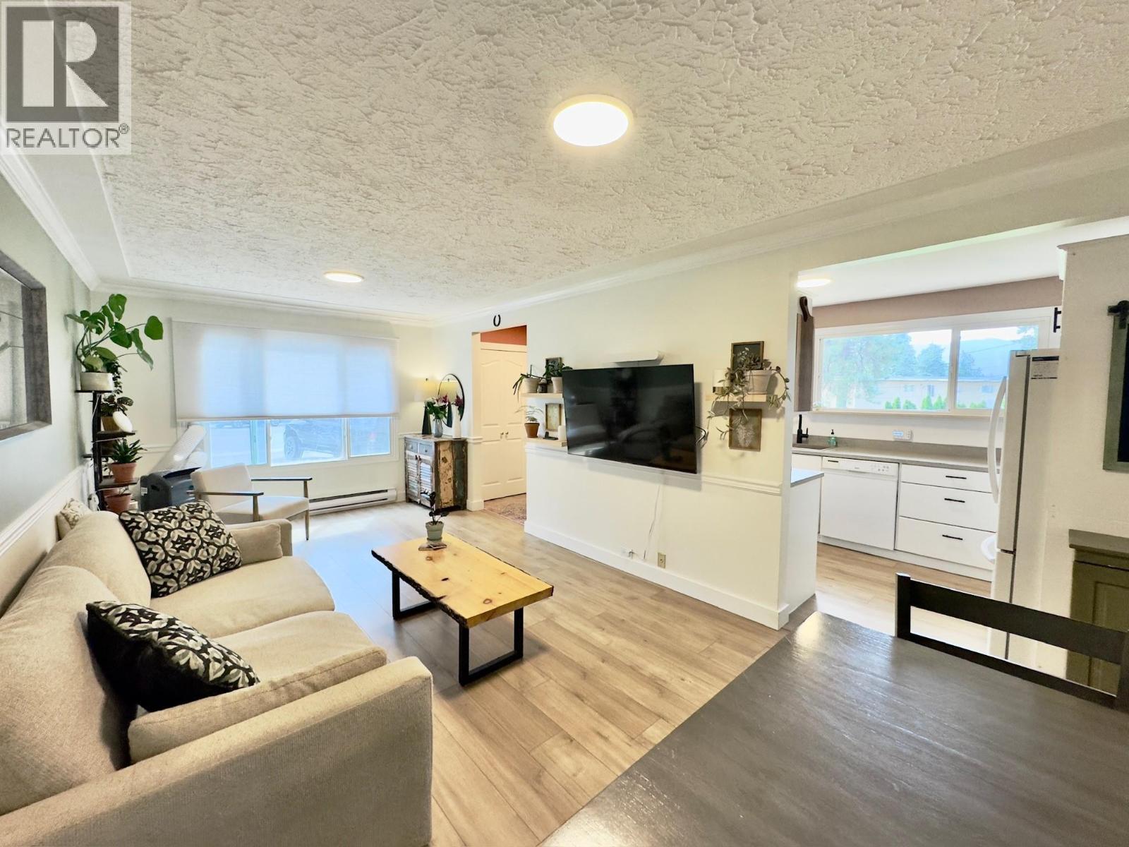 1150 MCPHERSON Place, Penticton