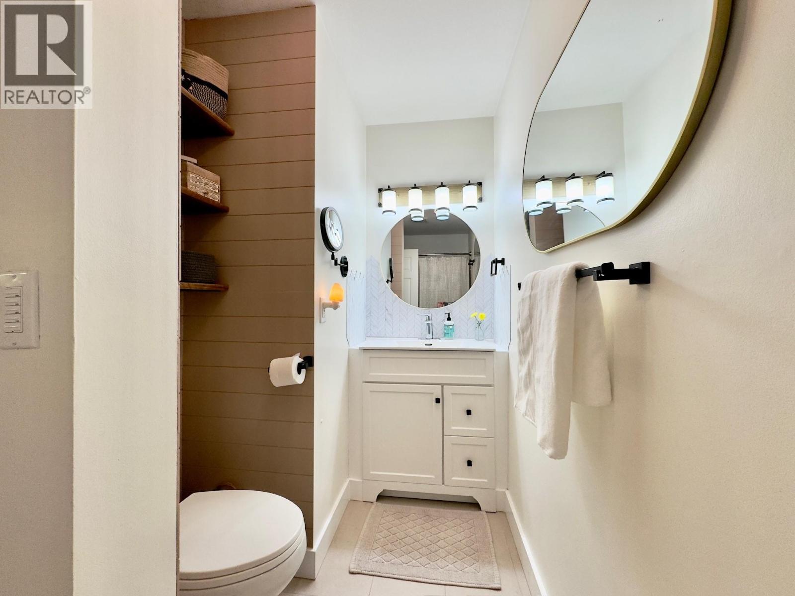 1150 MCPHERSON Place, Penticton