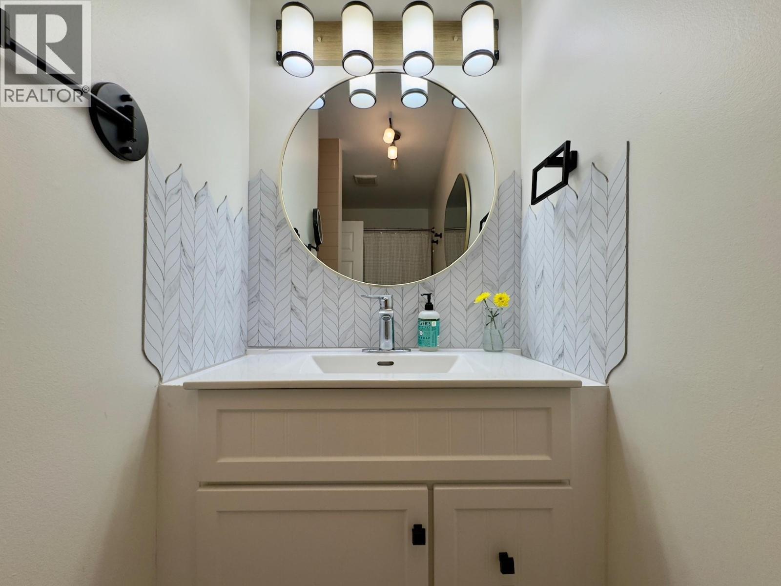 1150 MCPHERSON Place, Penticton