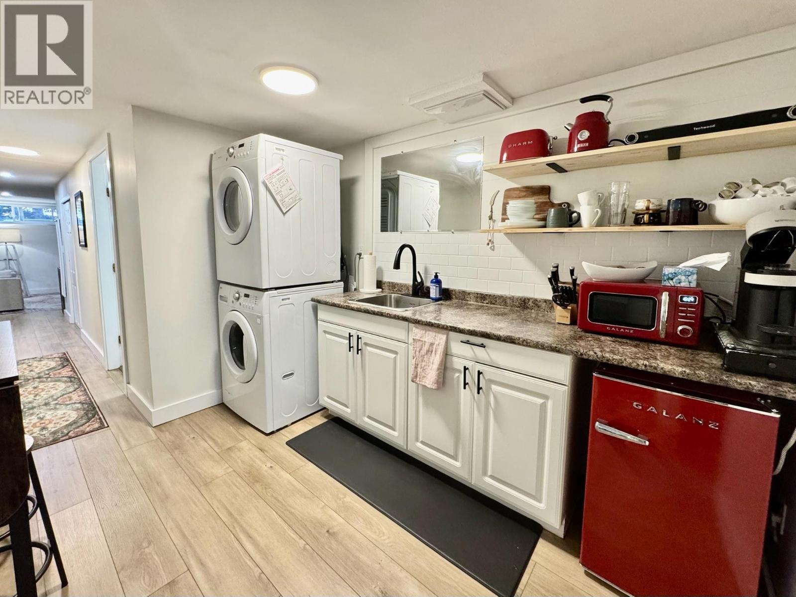 1150 MCPHERSON Place, Penticton