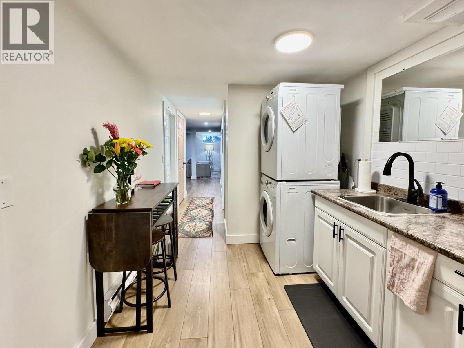 1150 MCPHERSON Place, Penticton