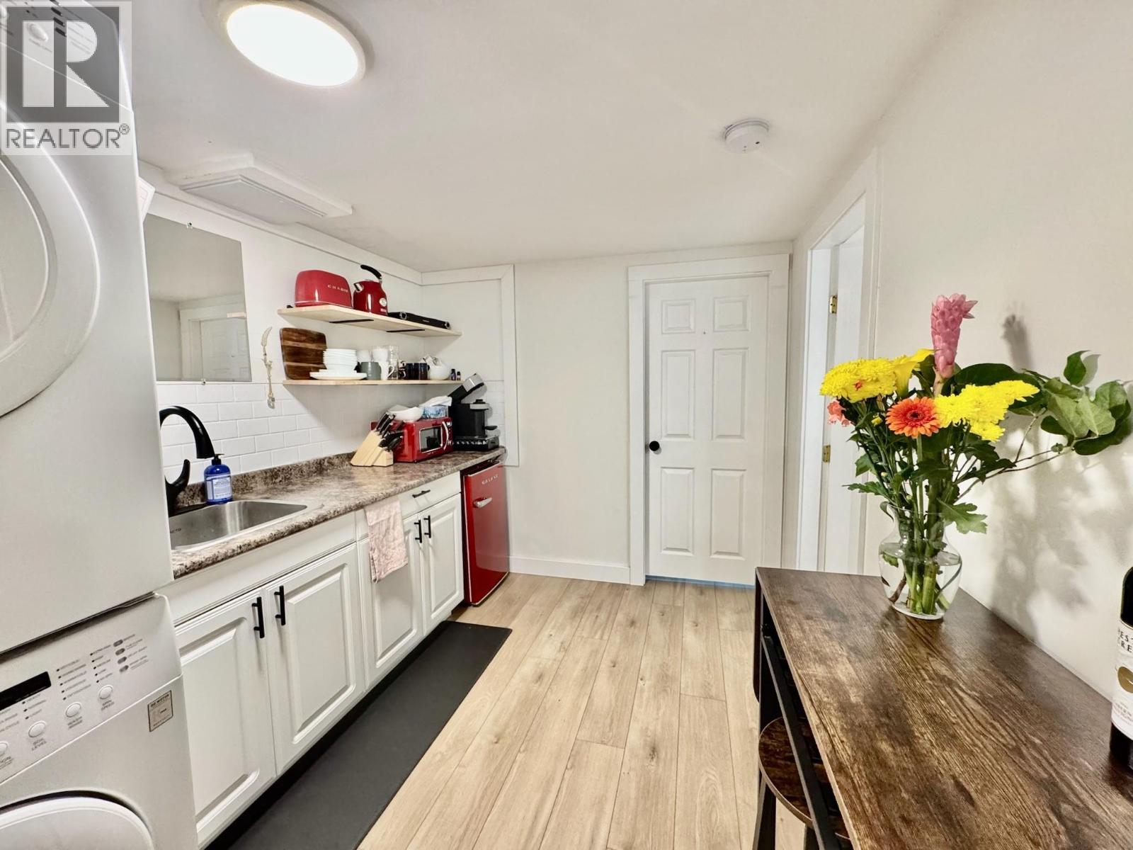 1150 MCPHERSON Place, Penticton