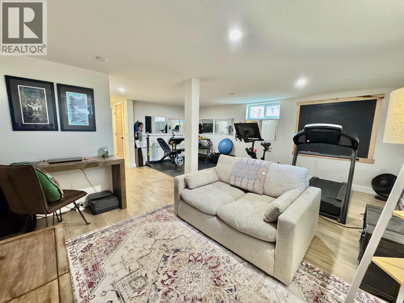 1150 MCPHERSON Place, Penticton