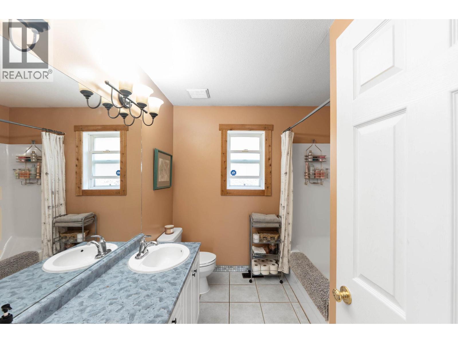 3052 Ensign Way, West Kelowna
