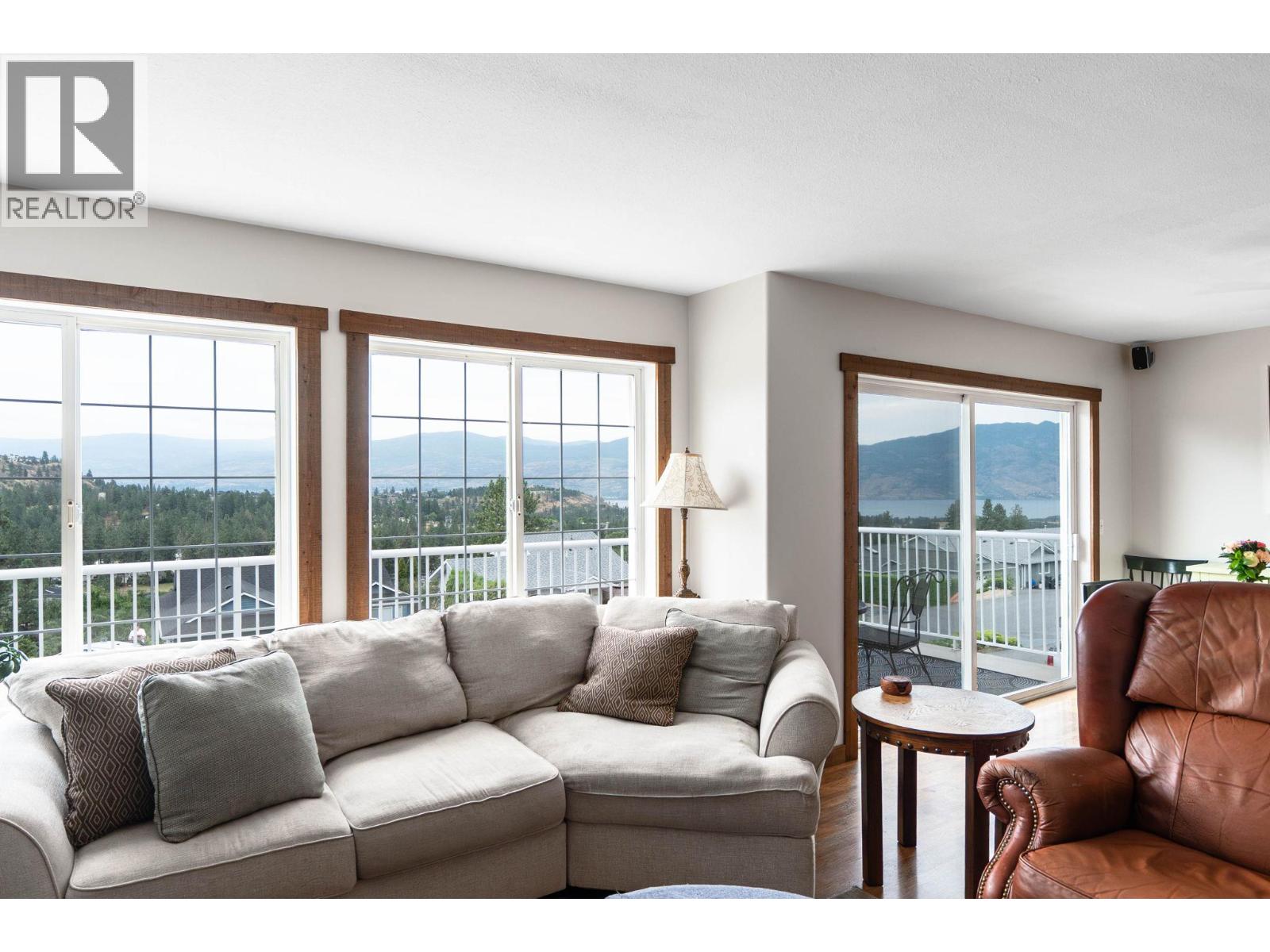  3052 Ensign Way, West Kelowna