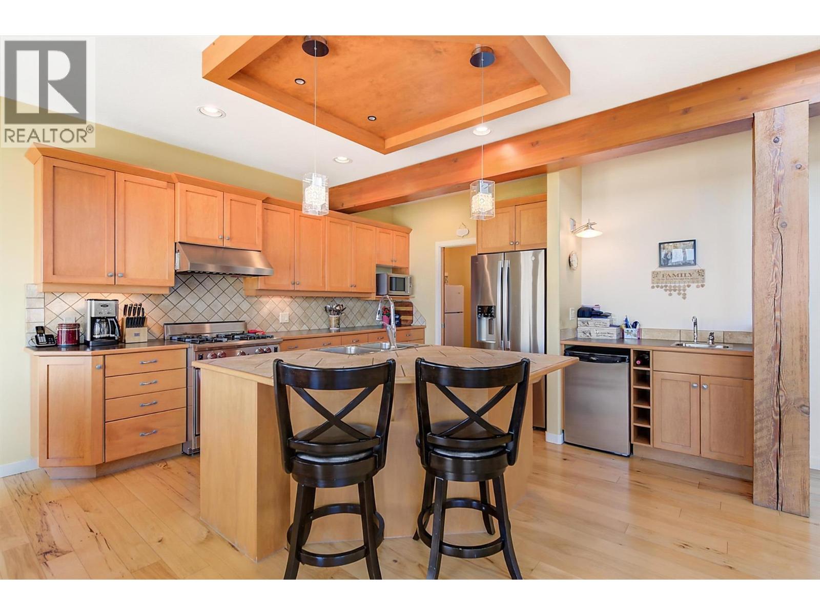  755 South Crest Drive, Kelowna
