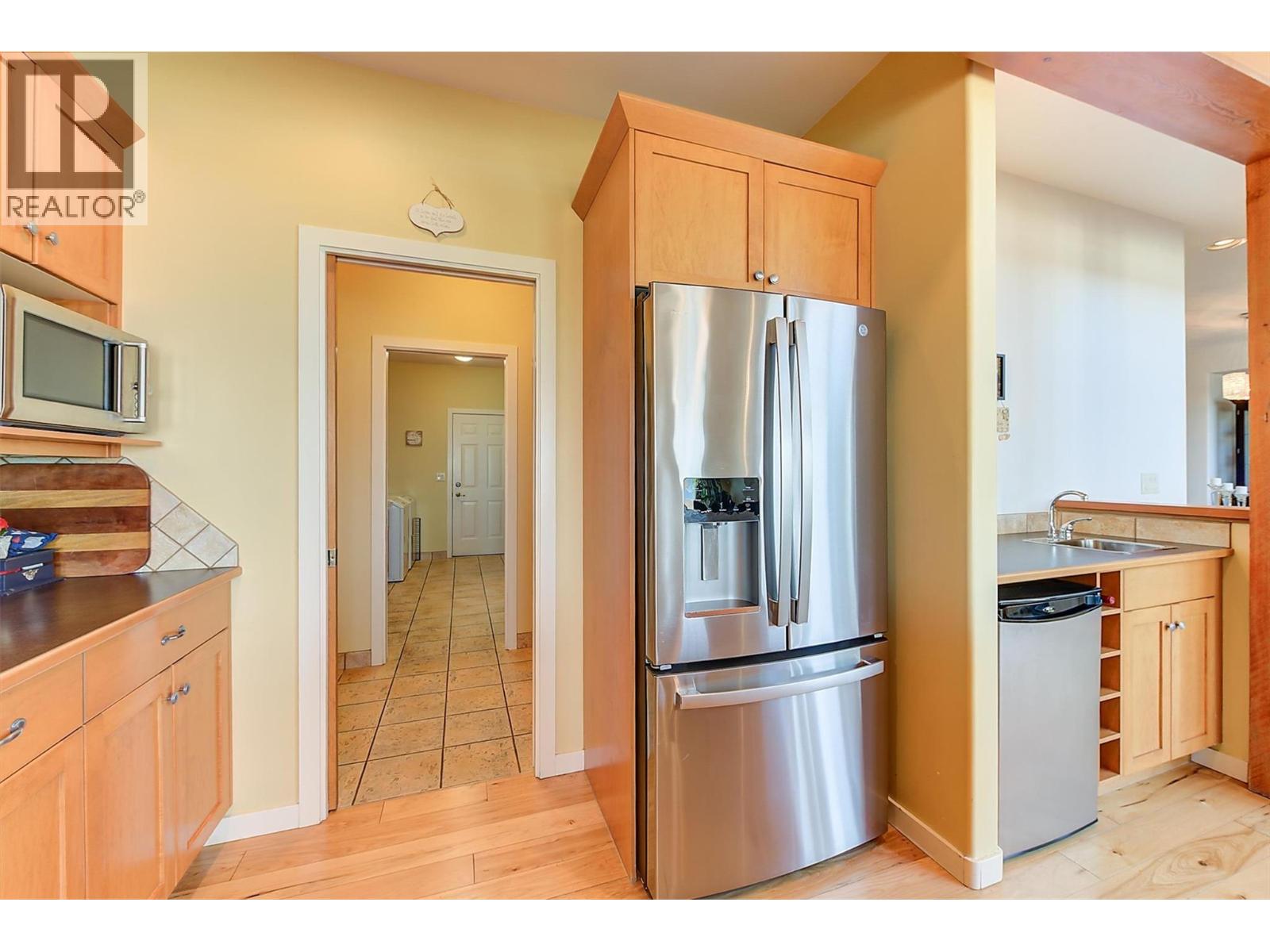  755 South Crest Drive, Kelowna
