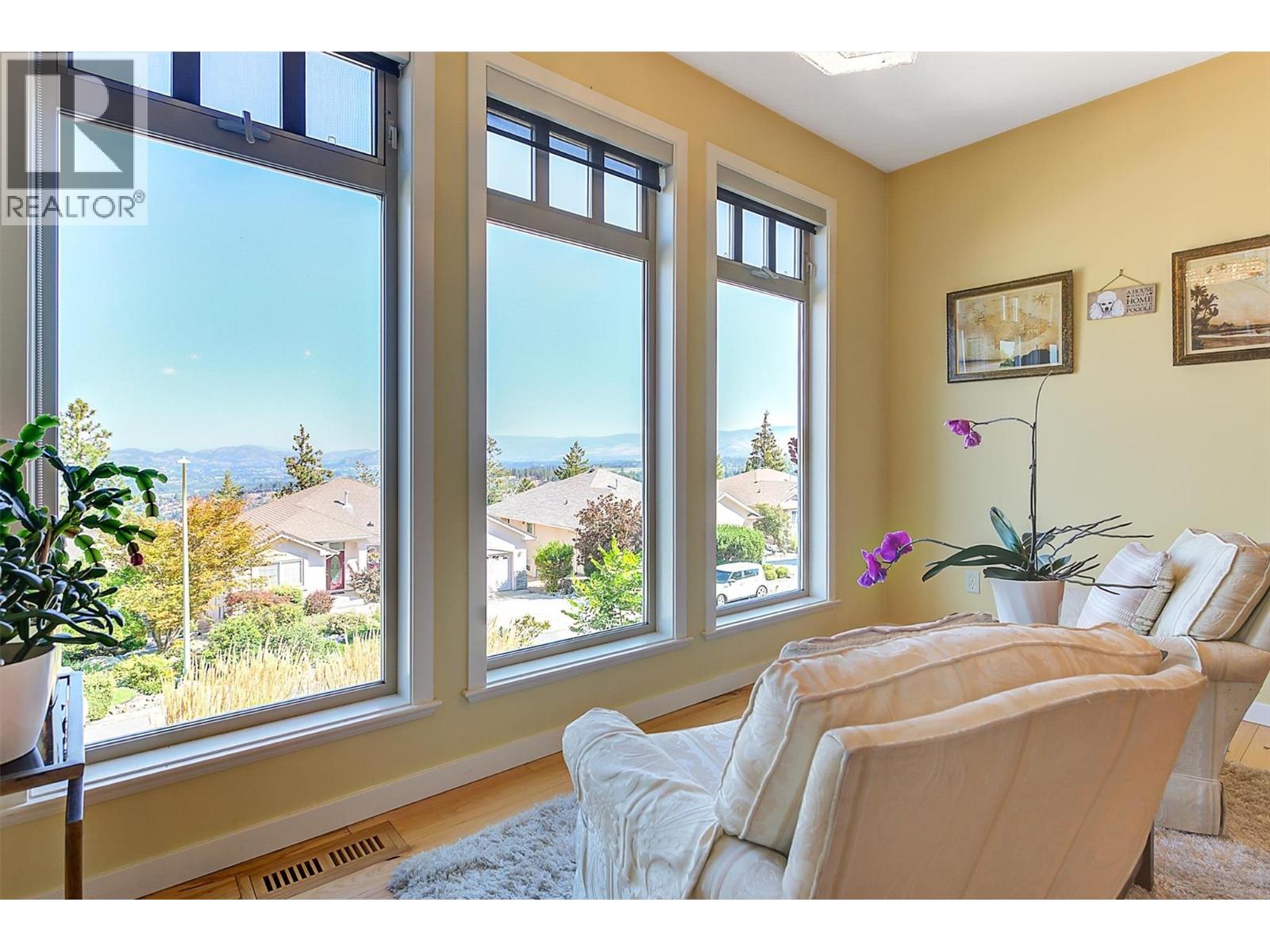  755 South Crest Drive, Kelowna