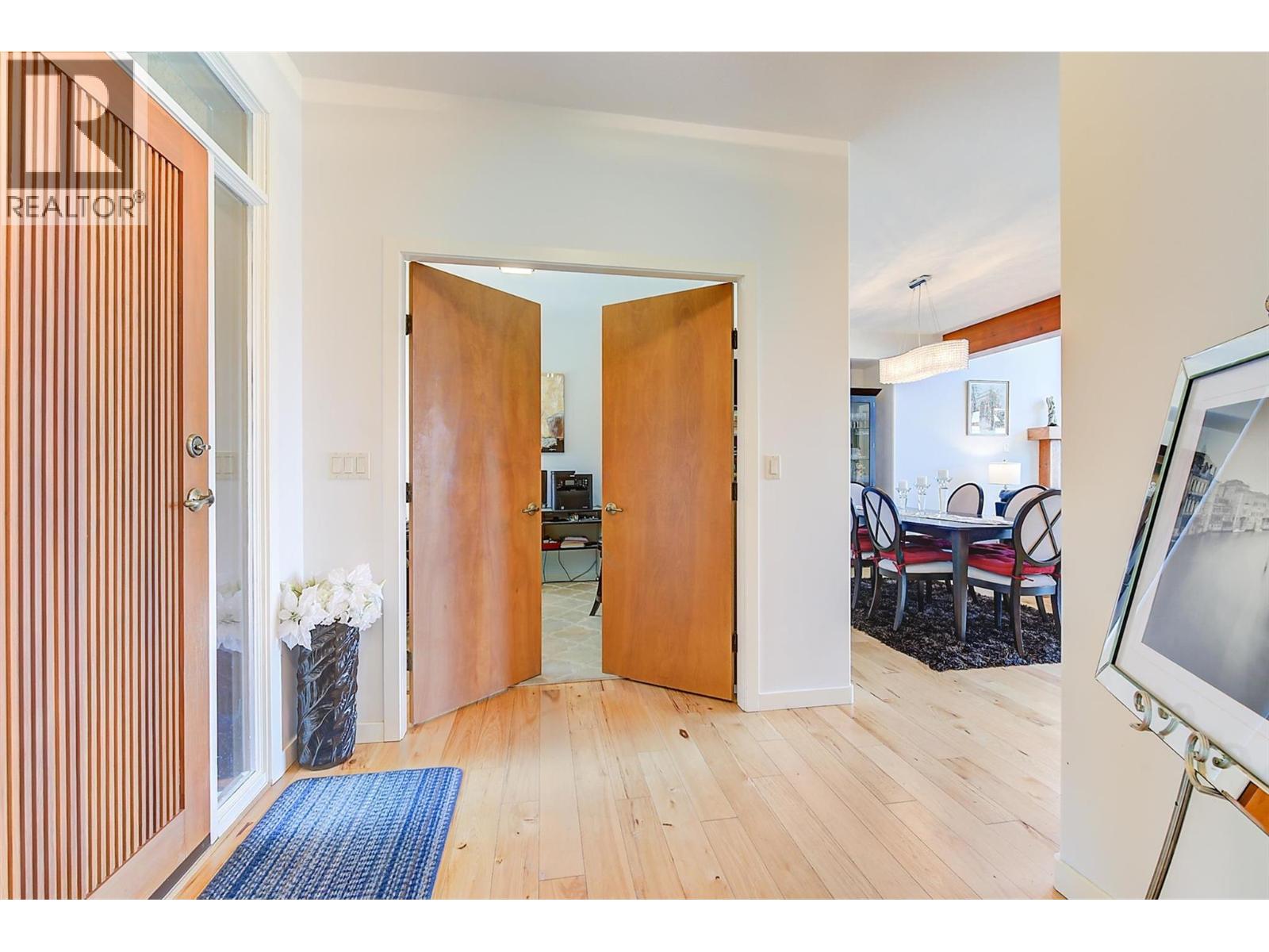  755 South Crest Drive, Kelowna