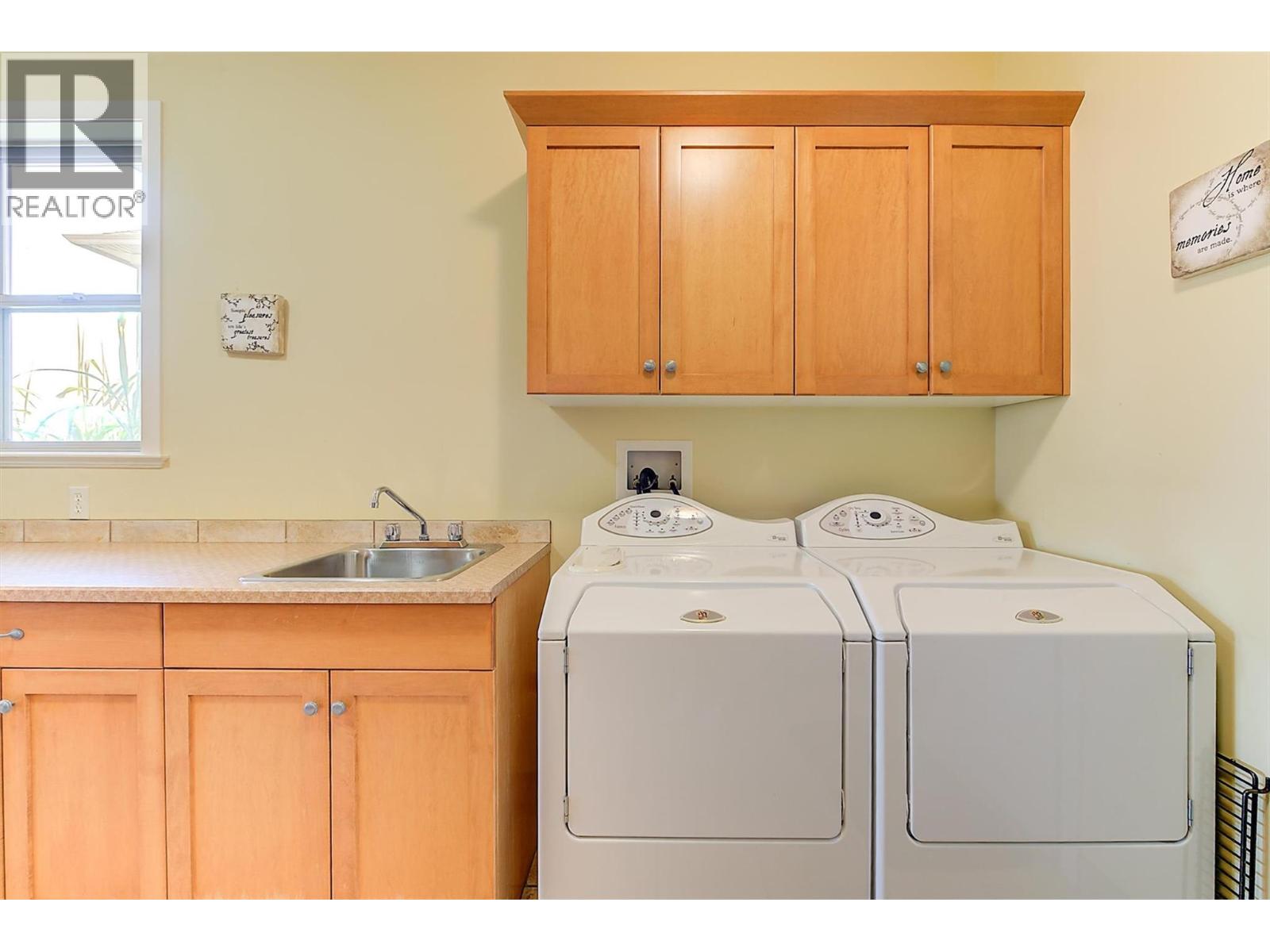  755 South Crest Drive, Kelowna