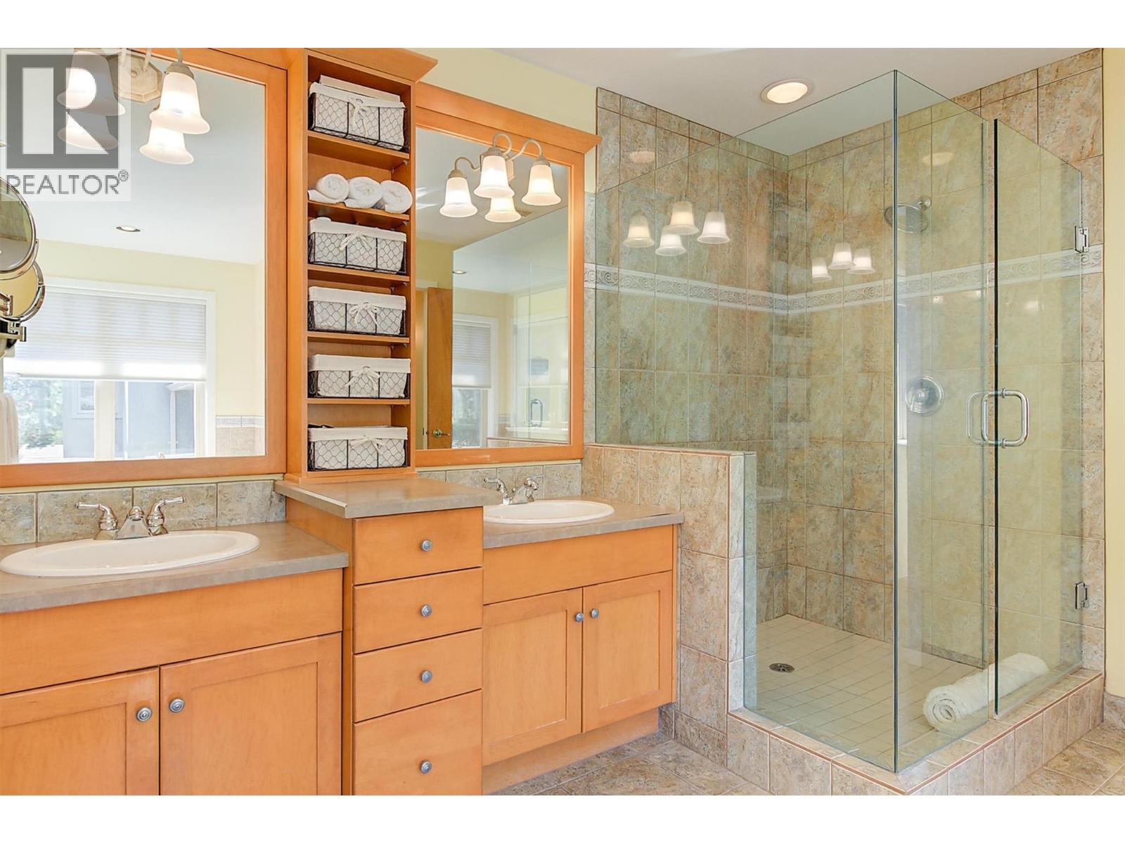  755 South Crest Drive, Kelowna