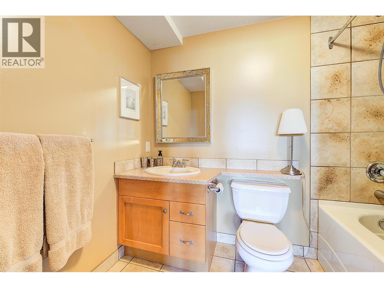  755 South Crest Drive, Kelowna