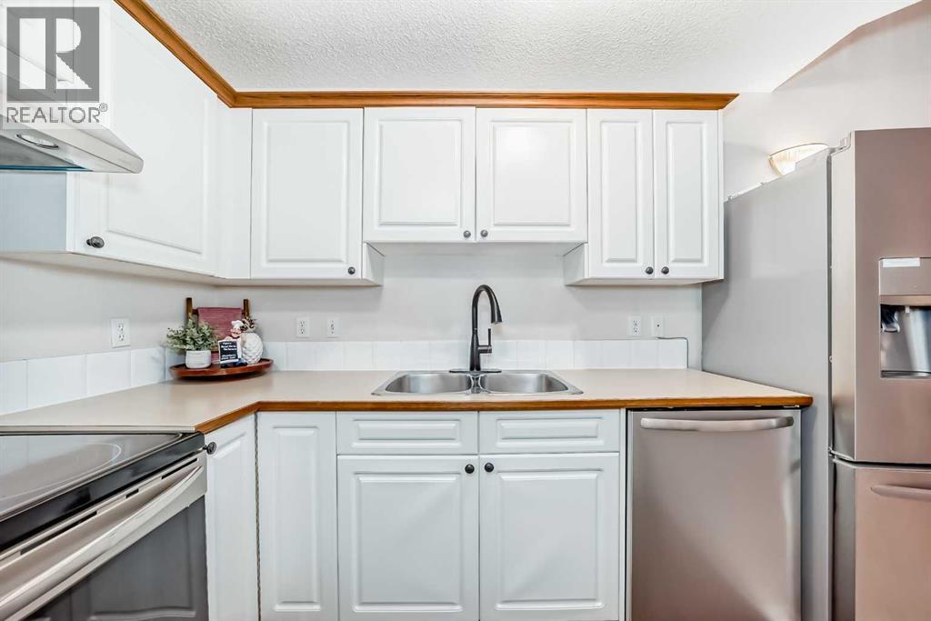 Single Family House for Sale in  Somervale Point SW Somerset Calgary 
