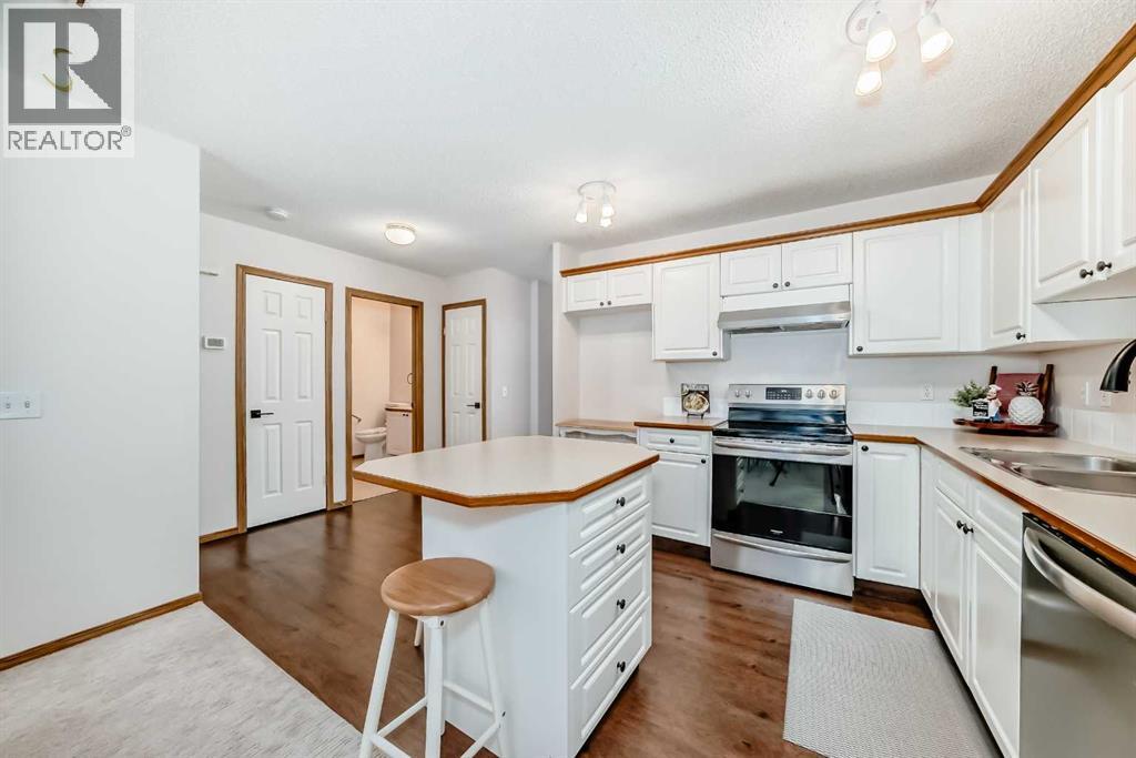 Single Family House for Sale in  Somervale Point SW Somerset Calgary 
