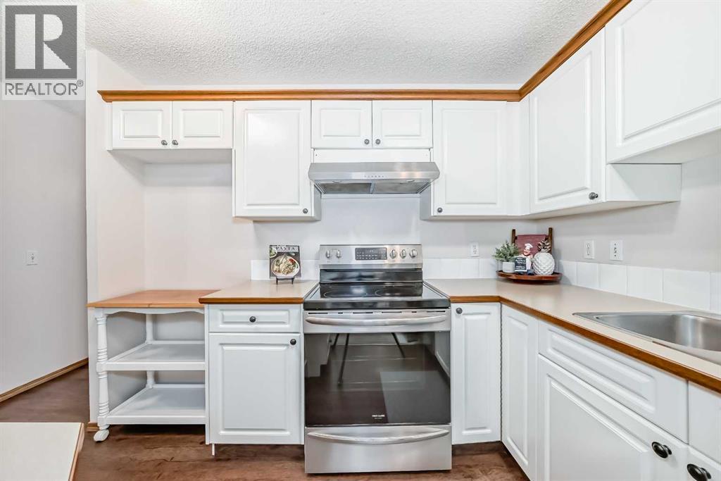 Single Family House for Sale in  Somervale Point SW Somerset Calgary 