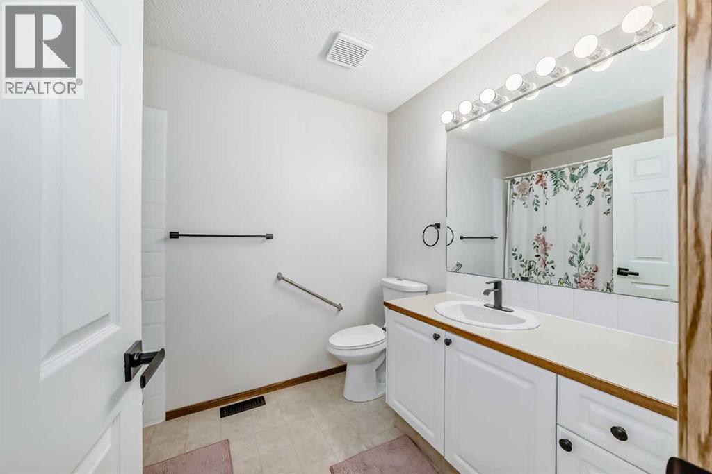 Single Family House for Sale in  Somervale Point SW Somerset Calgary 