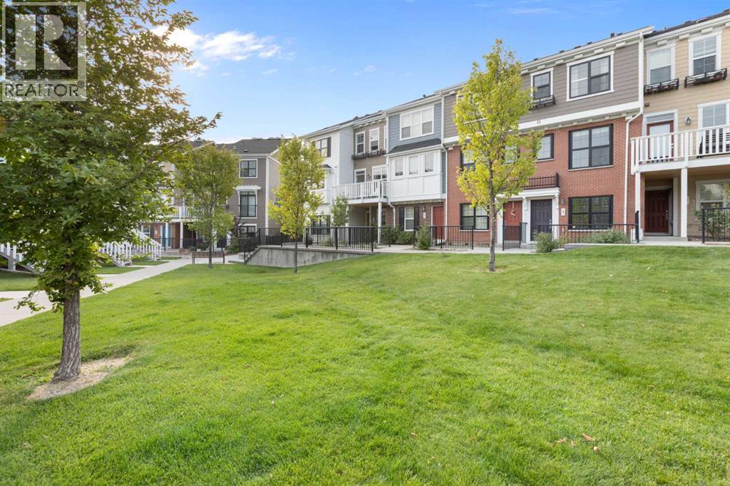 Single Family House for Sale in  Sherwood Row NW Sherwood Calgary 