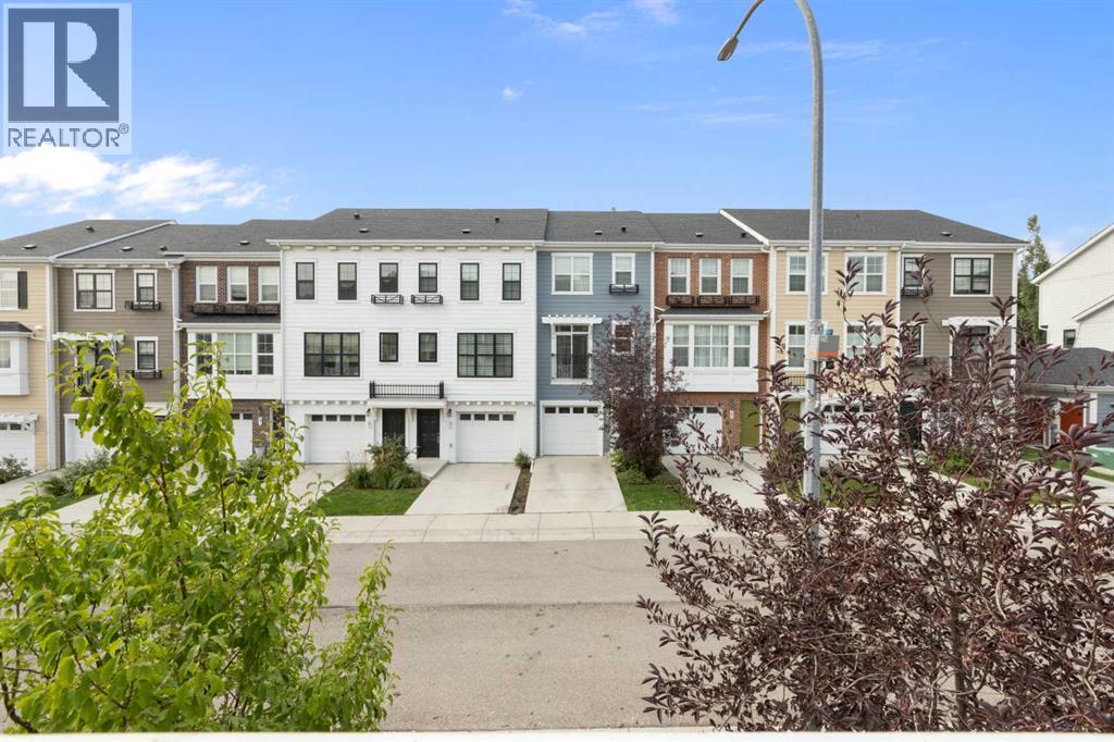 Single Family House for Sale in  Sherwood Row NW Sherwood Calgary 