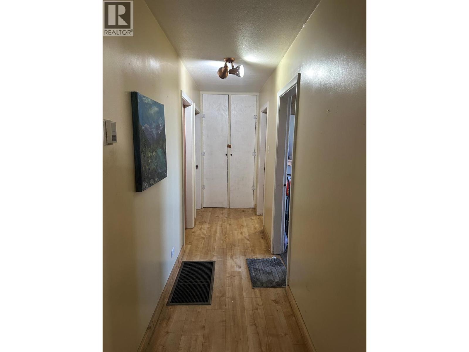 402 MULBERRY Avenue, Kamloops