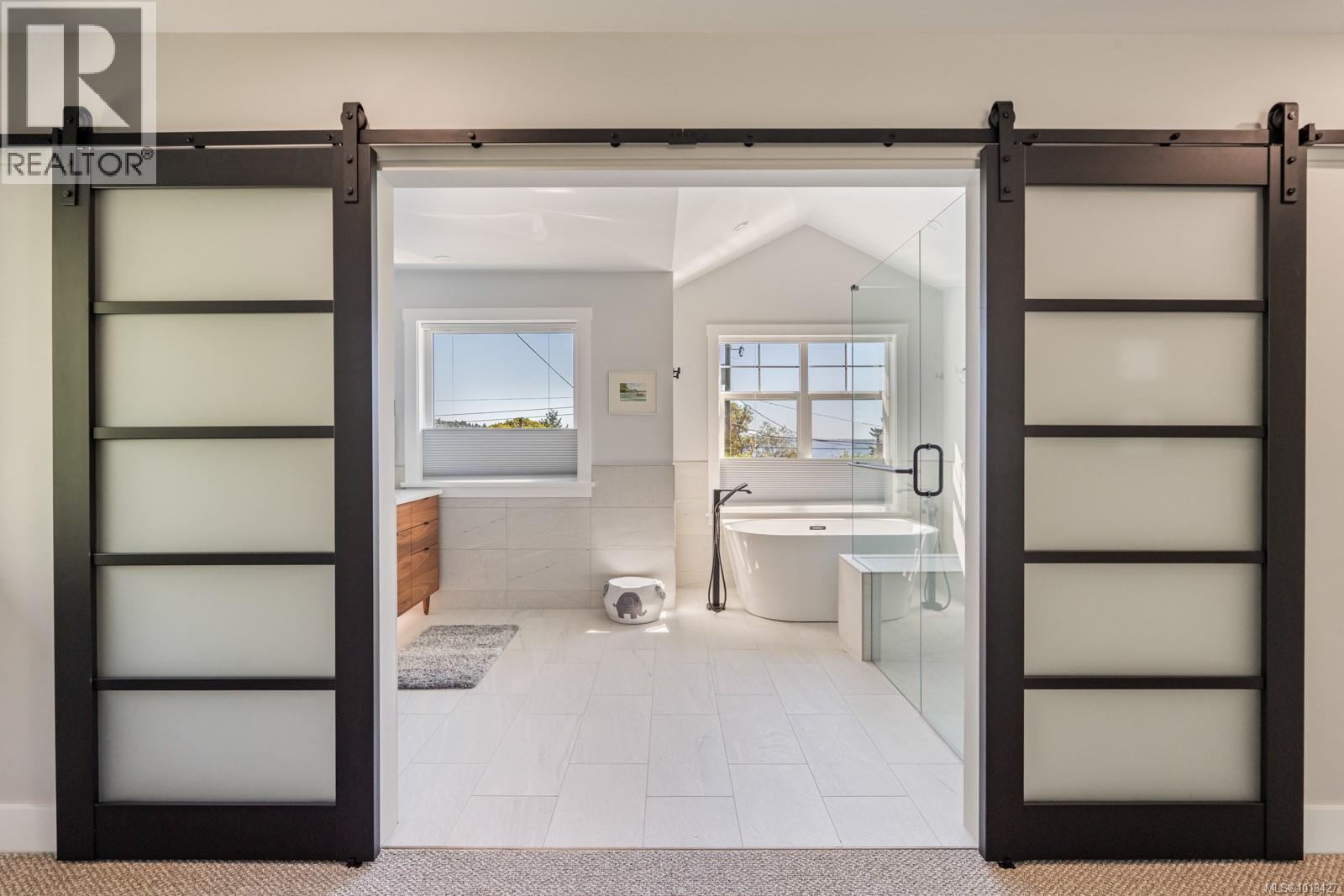 2618 Mill Bay Rd, Mill Bay