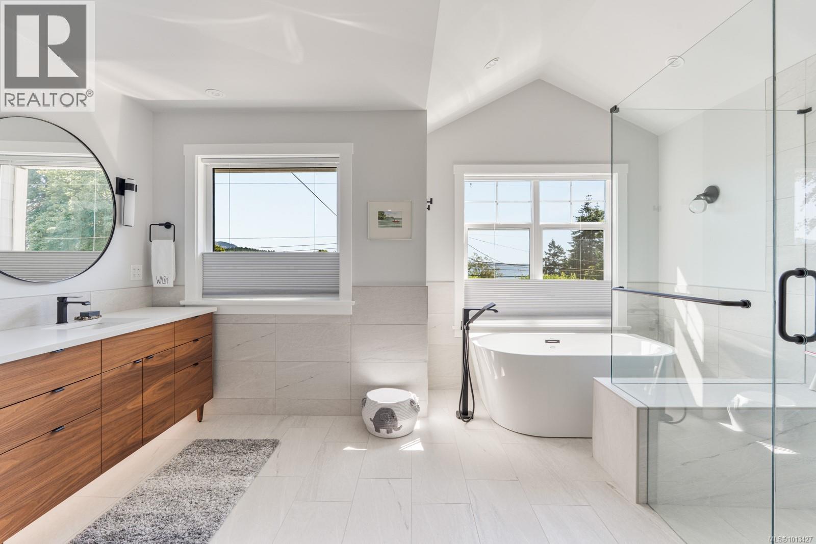 2618 Mill Bay Rd, Mill Bay