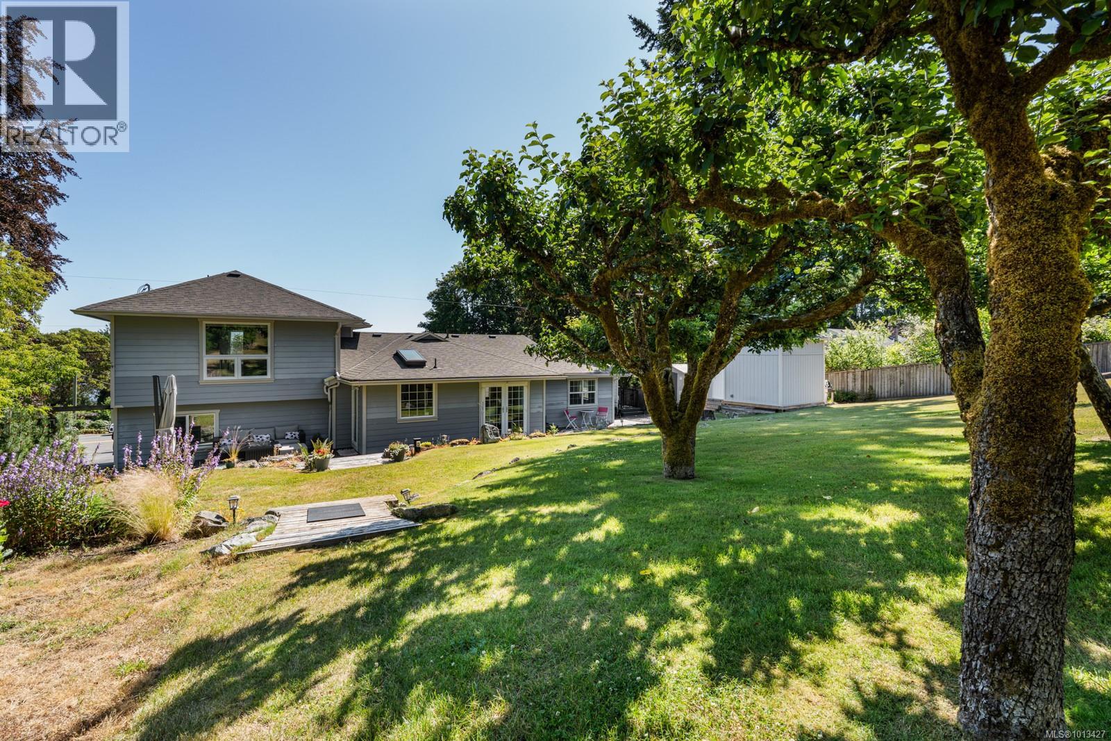 2618 Mill Bay Rd, Mill Bay