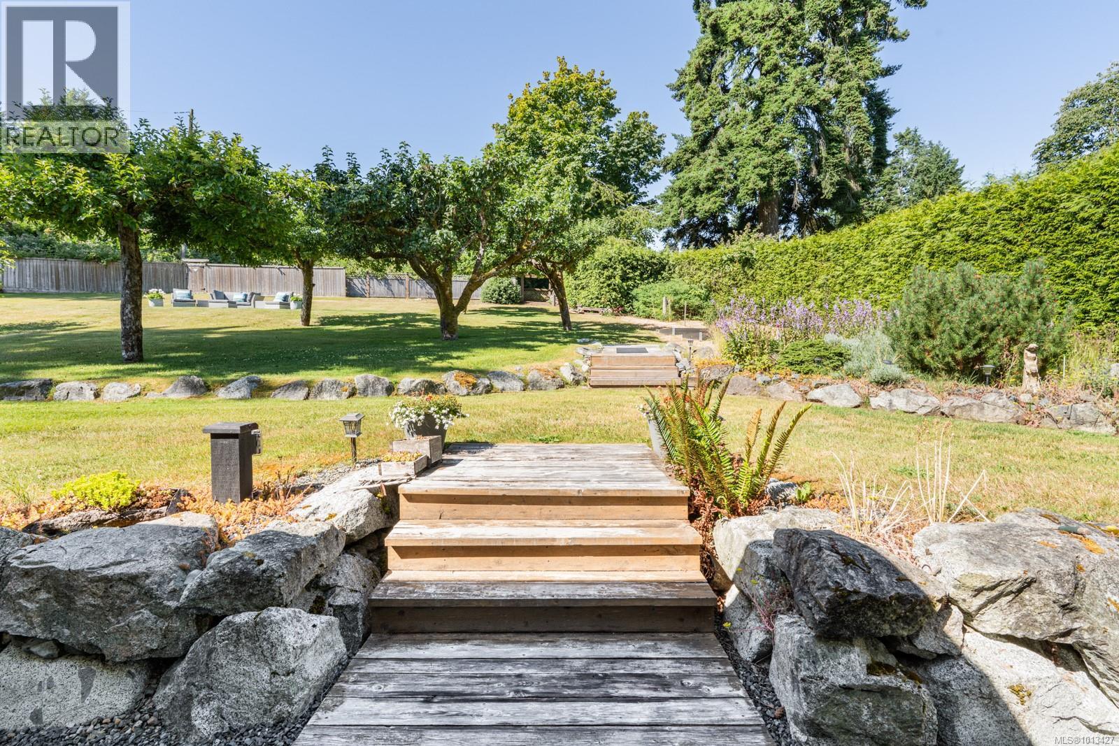 2618 Mill Bay Rd, Mill Bay