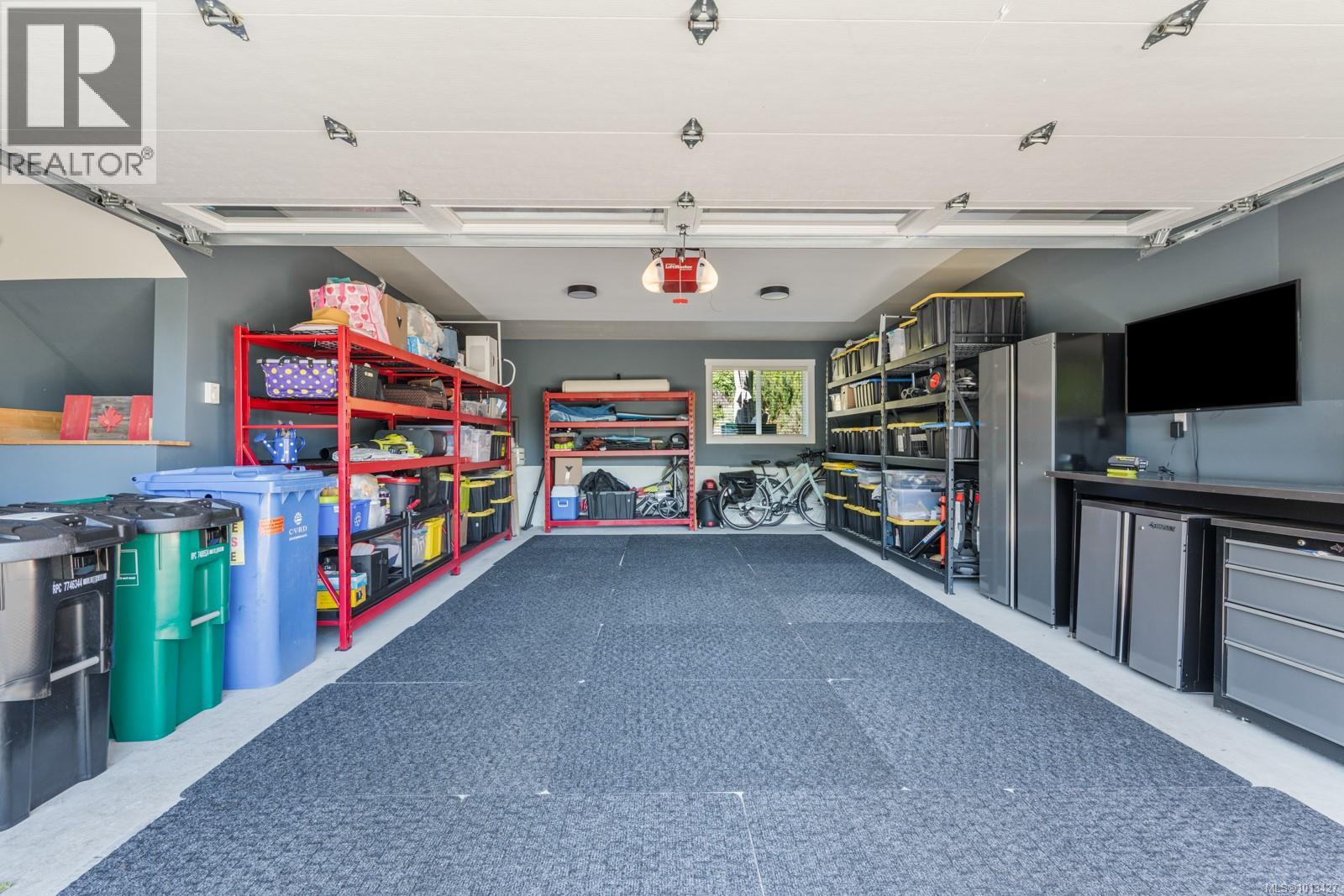 2618 Mill Bay Rd, Mill Bay