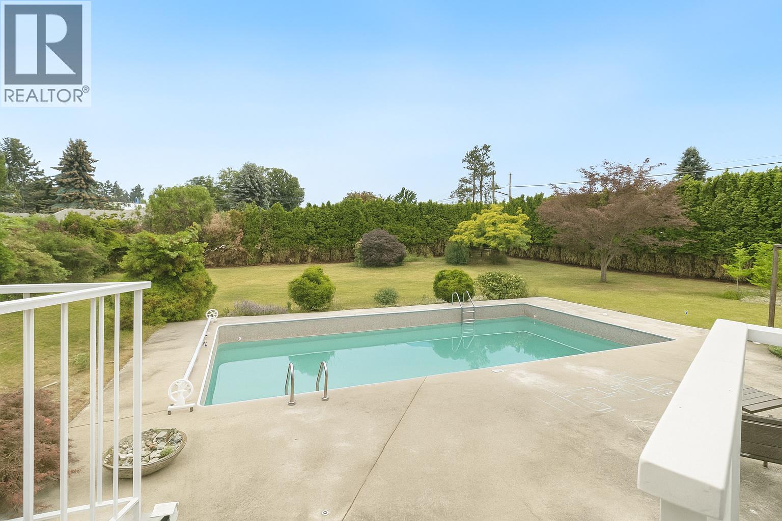  810 Westbrook Drive, West Kelowna