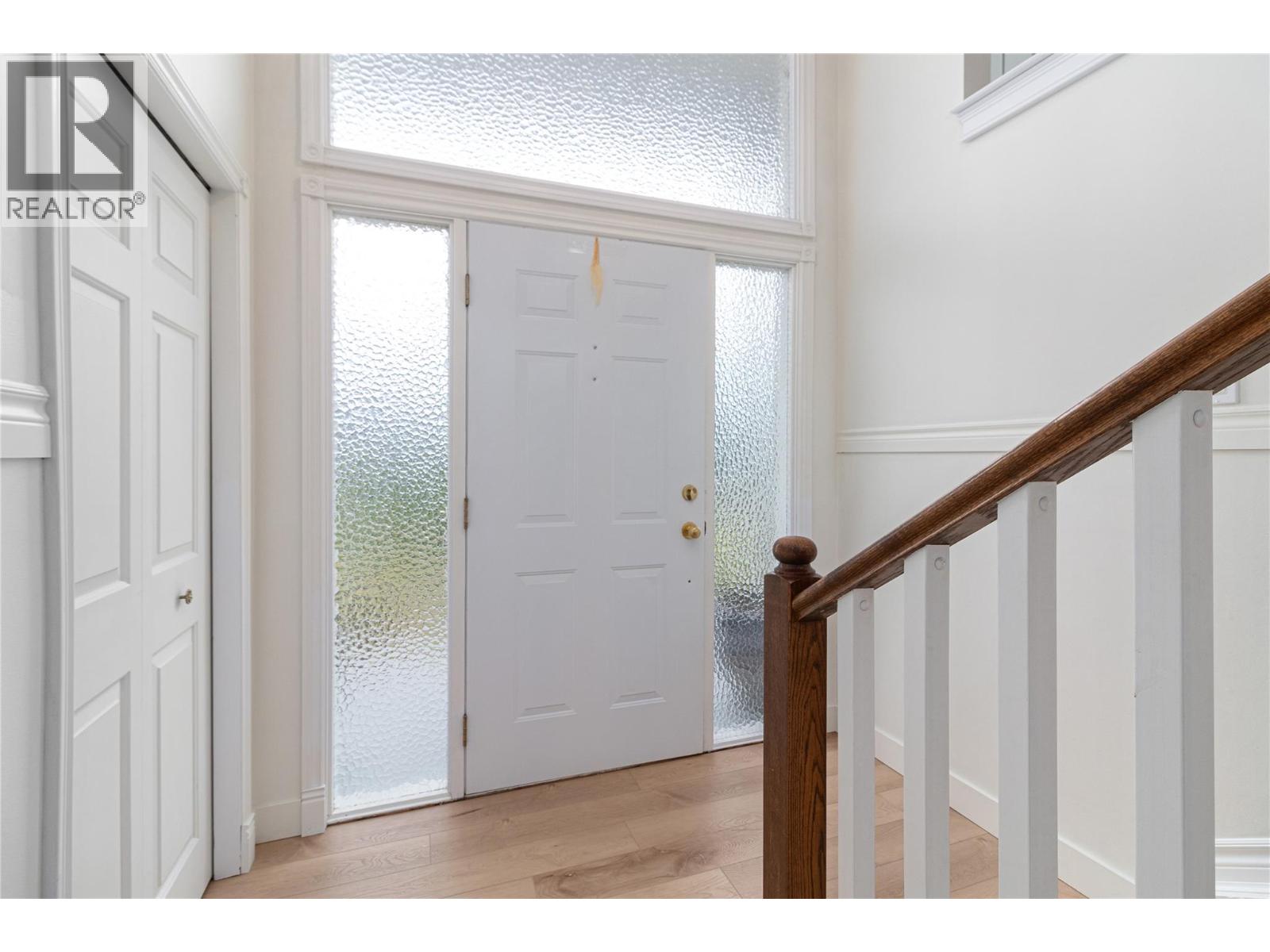  810 Westbrook Drive, West Kelowna