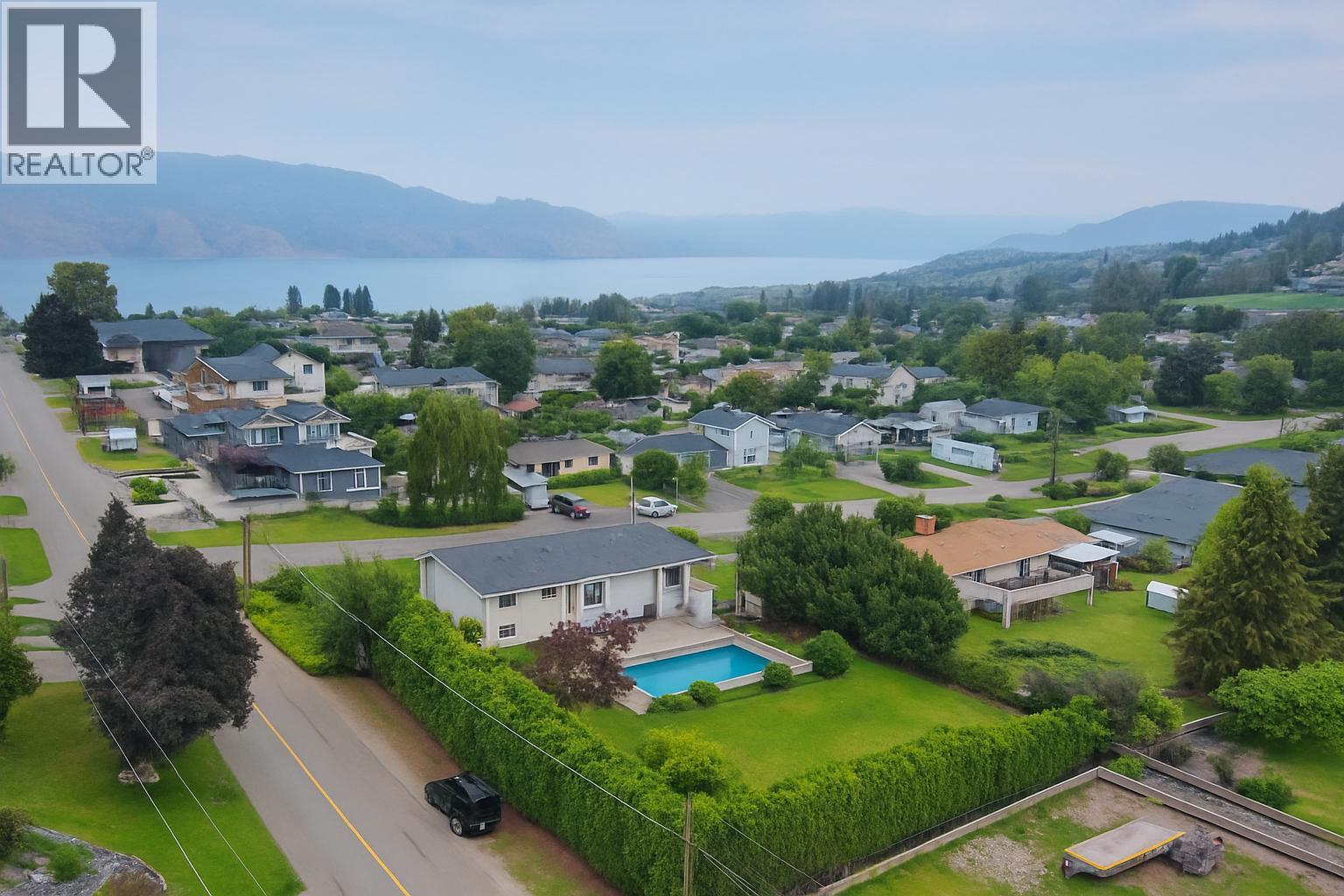 810 Westbrook Drive, West Kelowna