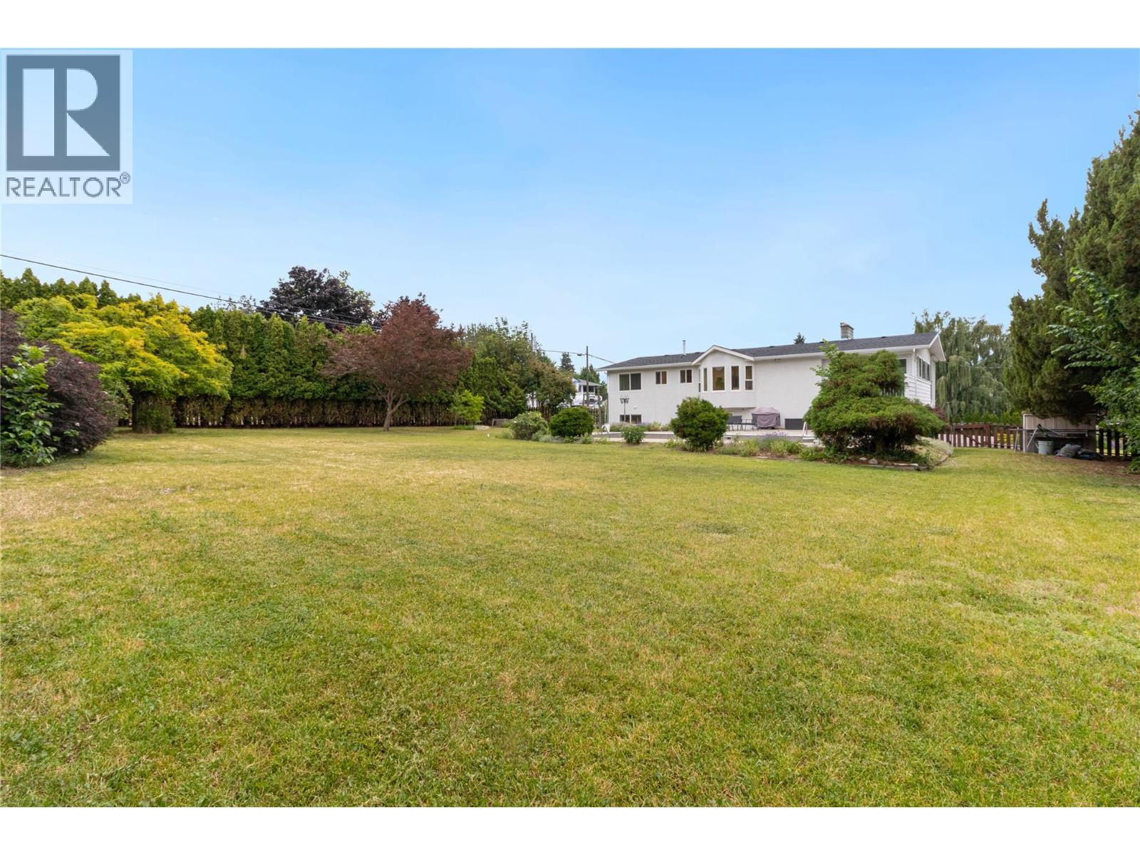  810 Westbrook Drive, West Kelowna