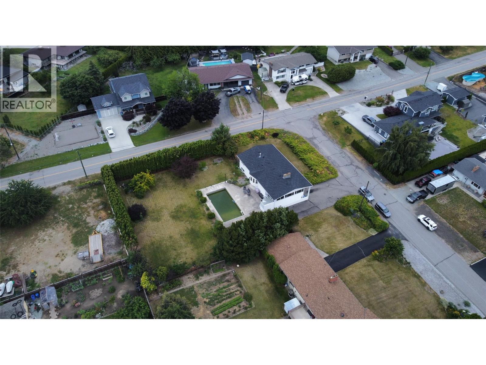  810 Westbrook Drive, West Kelowna