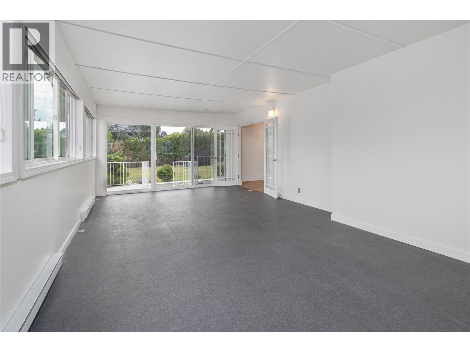  810 Westbrook Drive, West Kelowna