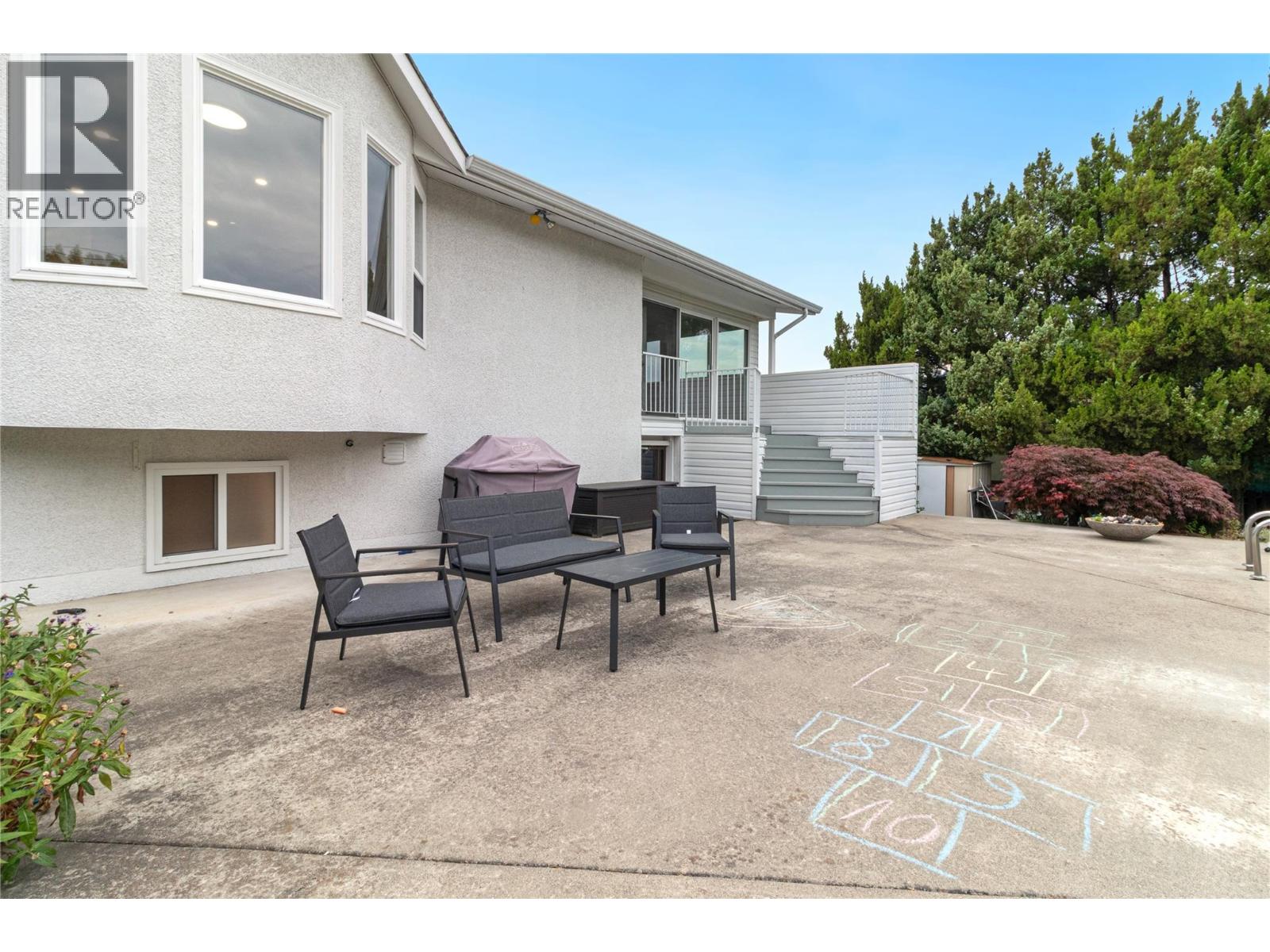  810 Westbrook Drive, West Kelowna