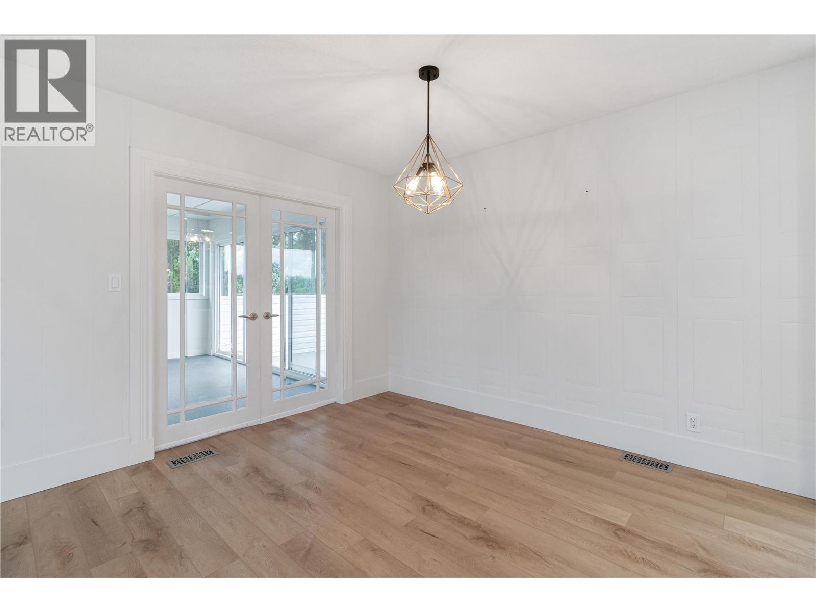  810 Westbrook Drive, West Kelowna