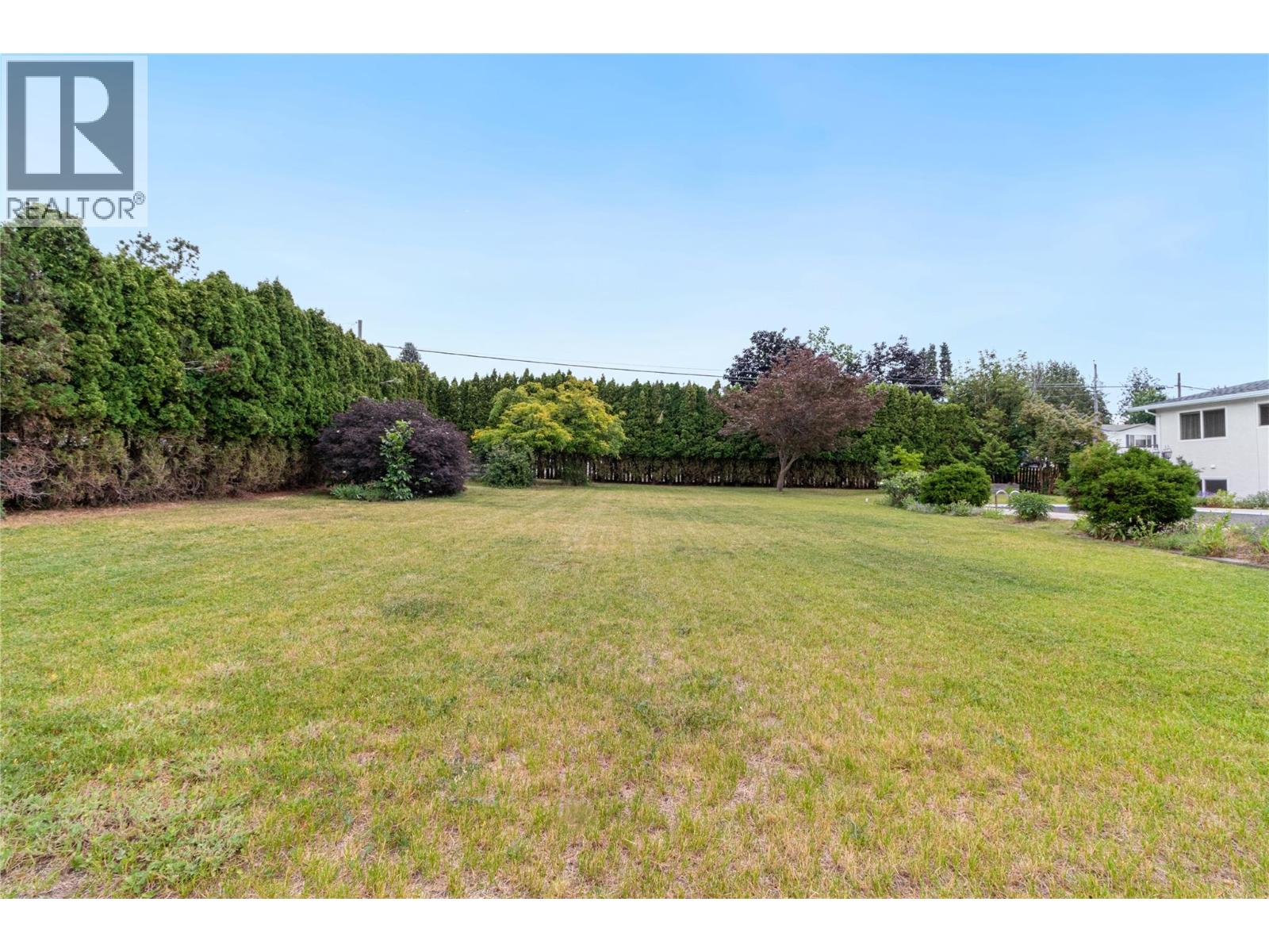  810 Westbrook Drive, West Kelowna
