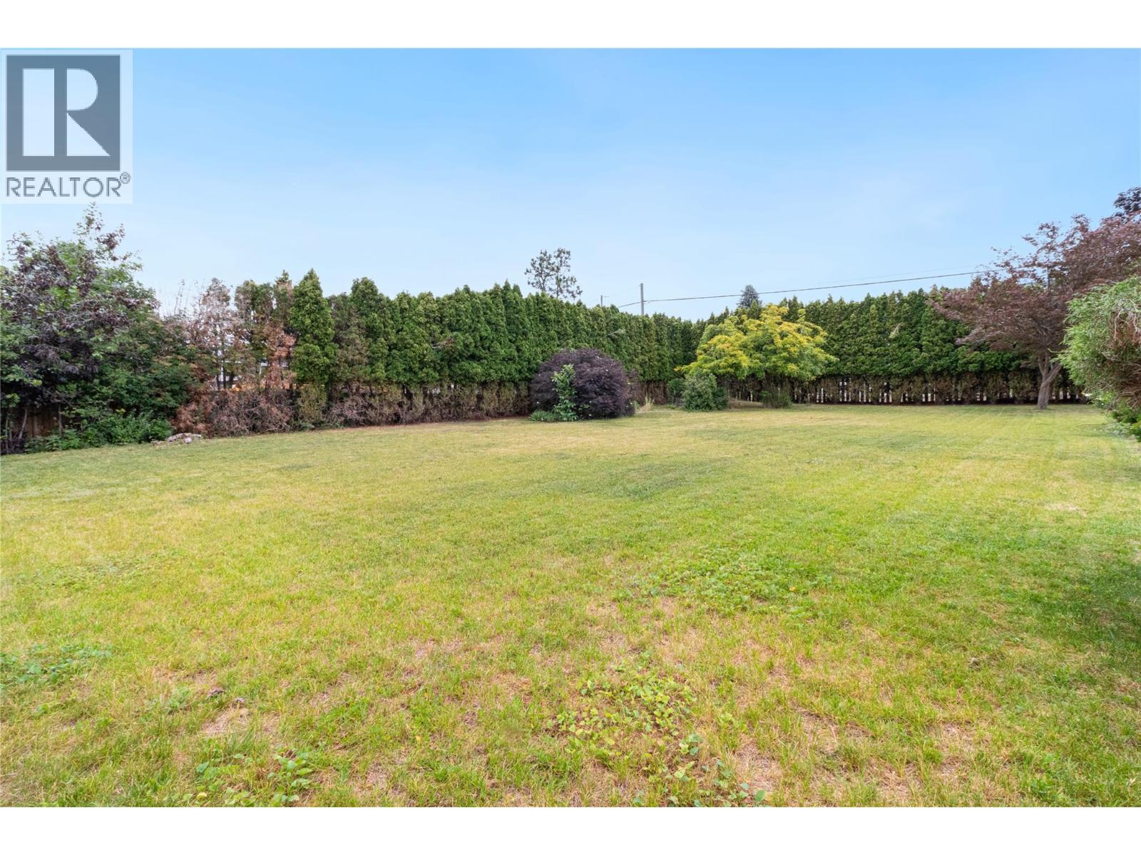  810 Westbrook Drive, West Kelowna