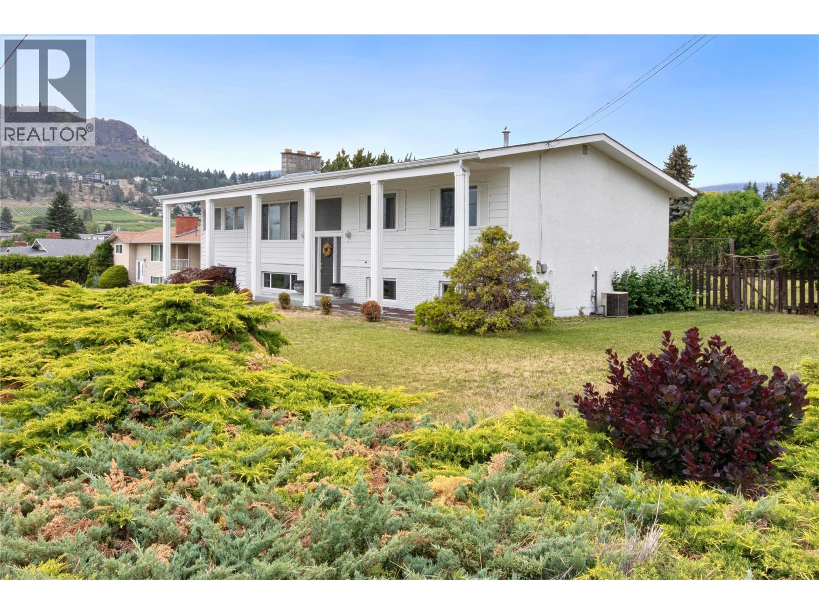  810 Westbrook Drive, West Kelowna