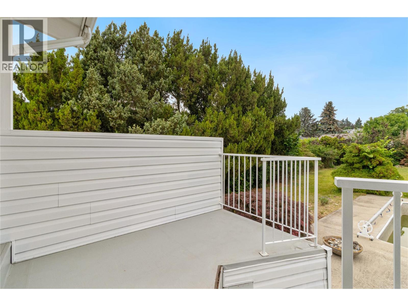  810 Westbrook Drive, West Kelowna