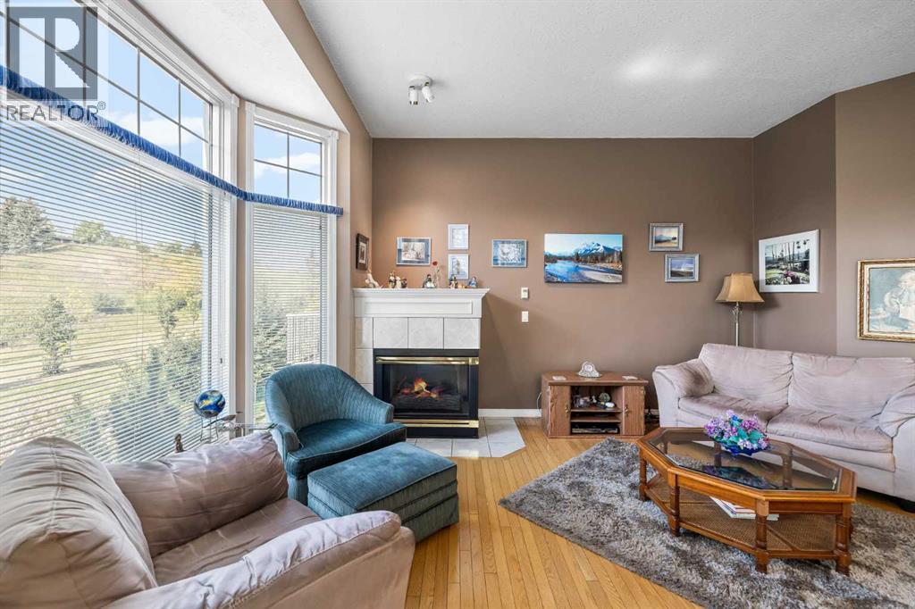 Single Family House for Sale in   Silver Springs Road NW Silver Springs Calgary 