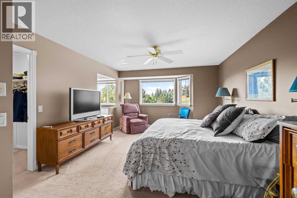 Single Family House for Sale in   Silver Springs Road NW Silver Springs Calgary 